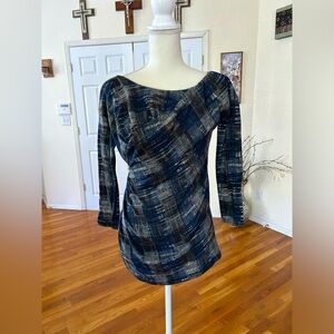 IQ Paris Long Sleeve Top in Women’s Small